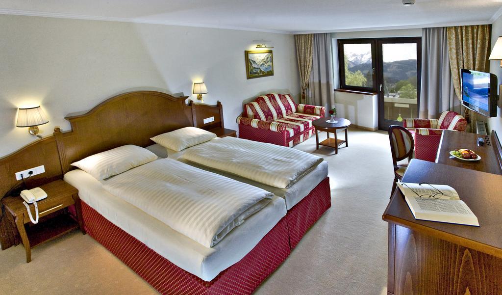 Hotel Berner ツェル アム ゼー 部屋 写真