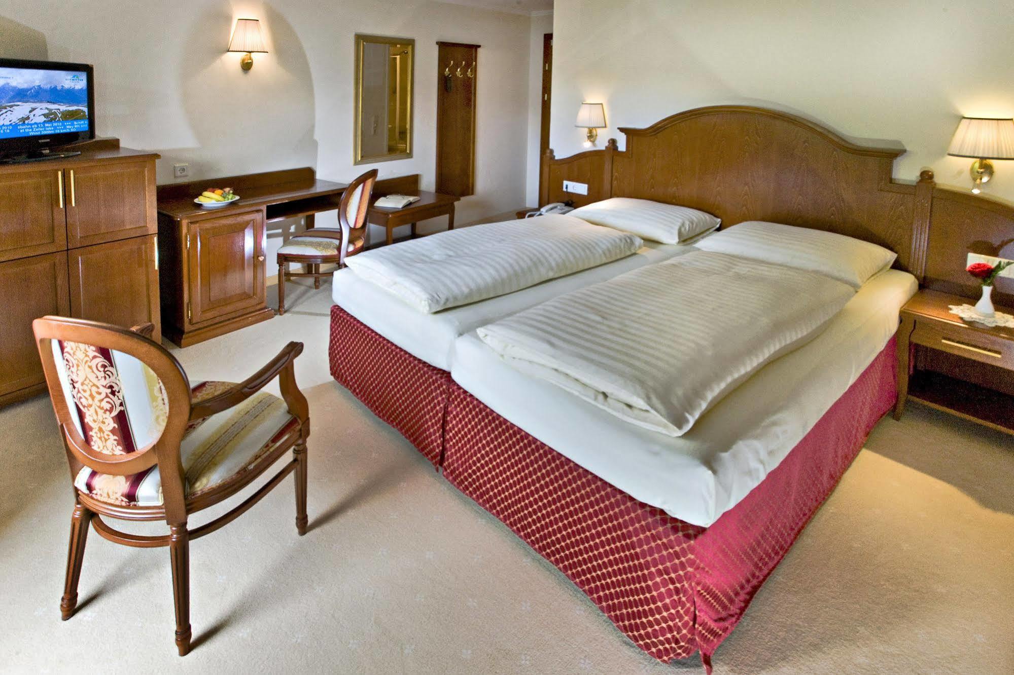Hotel Berner ツェル アム ゼー エクステリア 写真